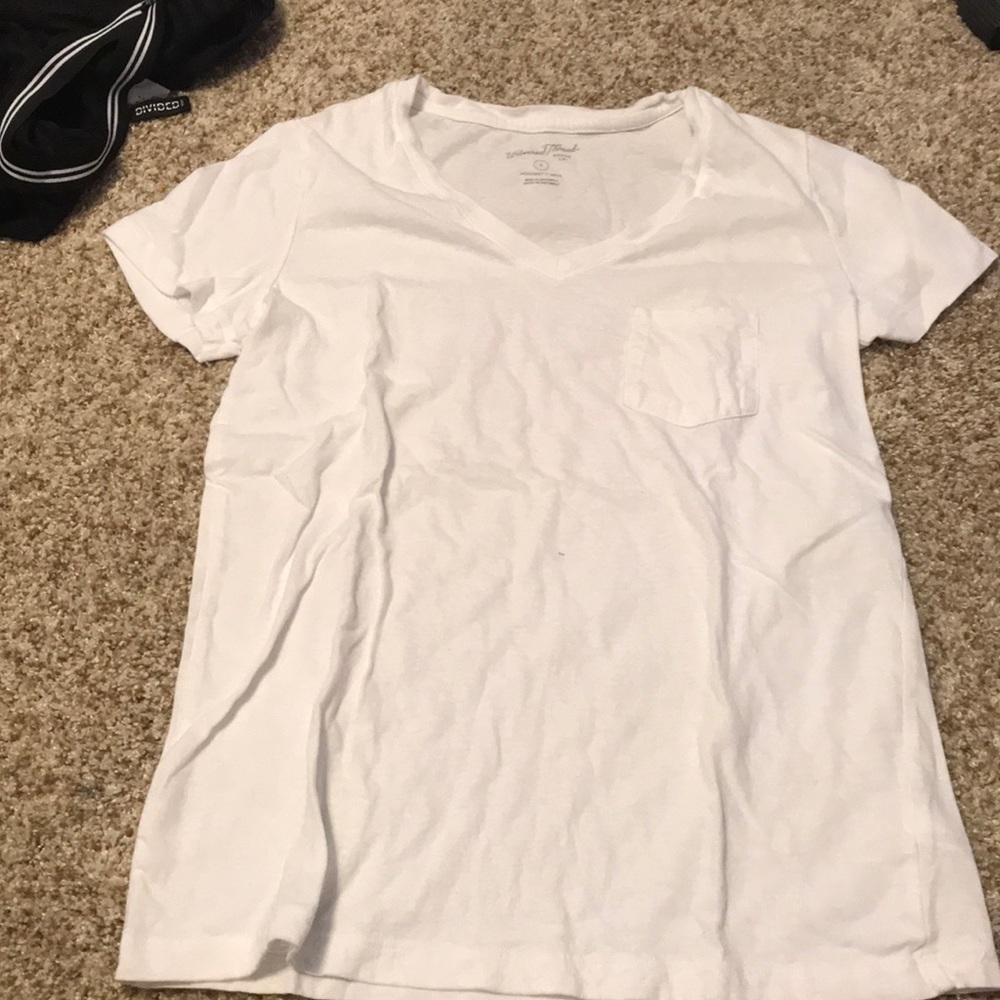 White v neck t shirt